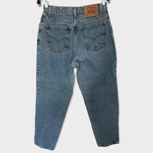 Vintage 1999 Levi 550s!🌟